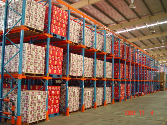 Ruimtebesparende palletrekken industriële stapelrekken planken
