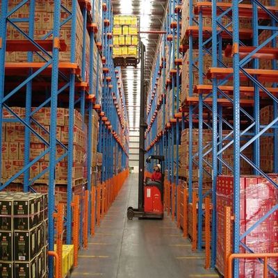 Industriële aandrijving in opslagrekken zware palletrekken voor magazijnen