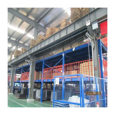 Industrieel staalplatform magazijn pallet rekken op maat met trappen handgrepen
